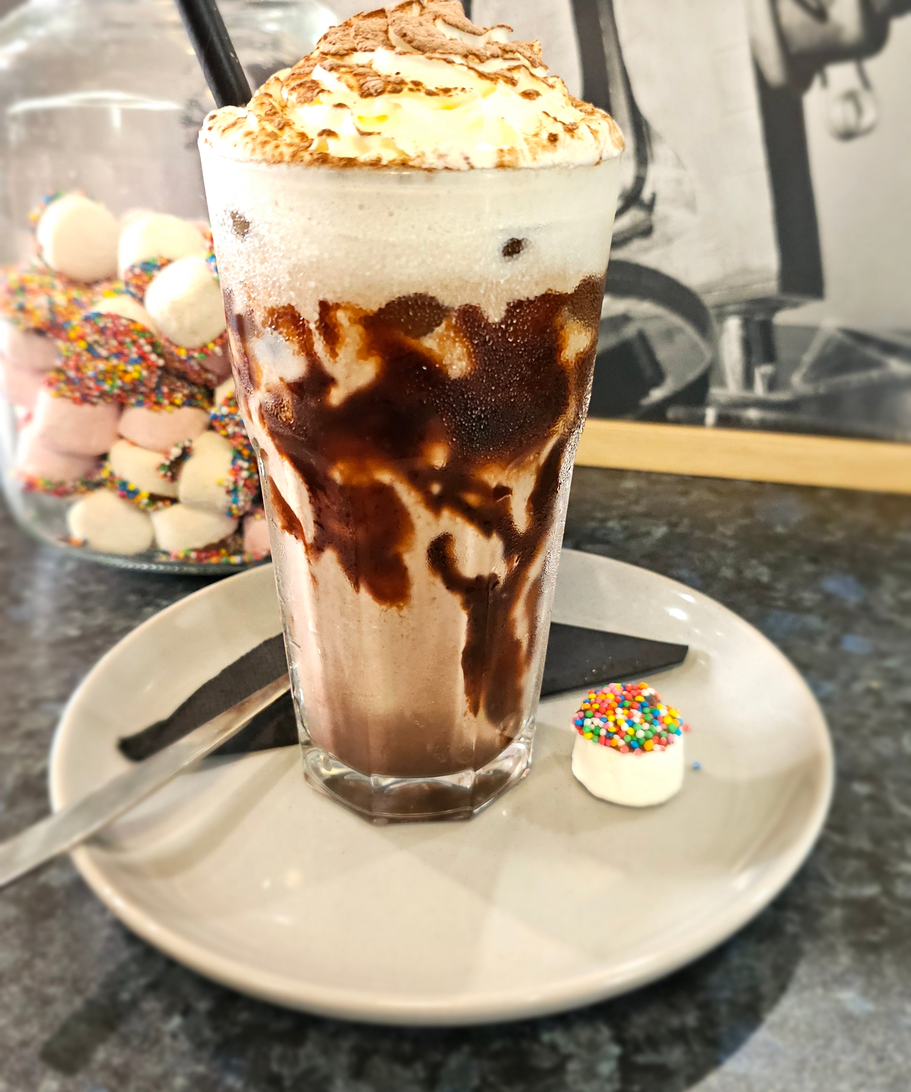 Iced coffee and iced chocolate served at The Social Cafe in Emerald QLD 4720 – available for takeaway and dine-in.